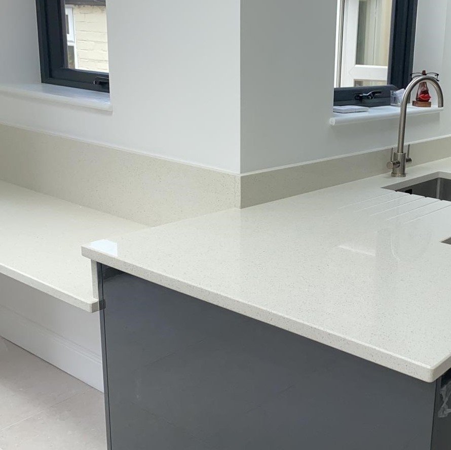 Bianco Cristal Unistone kwartscomposiet keukenblad Composiet