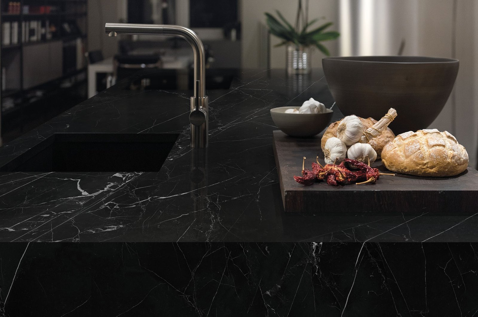 Neolith Nero Marquina Silk keramiek keukenblad Keramiek