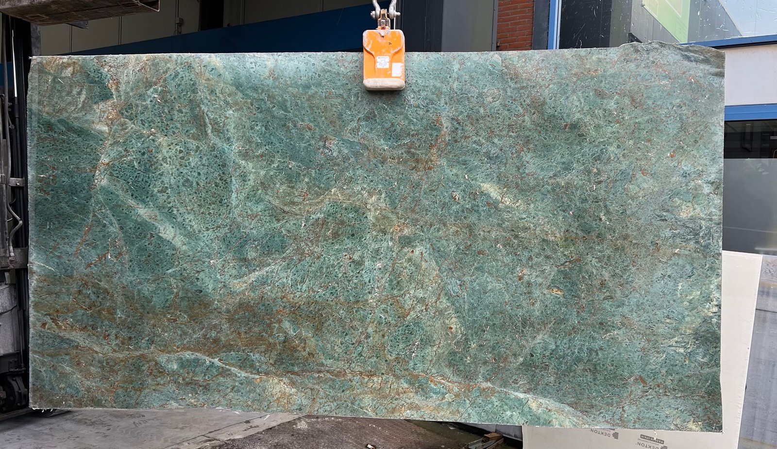 Persian Blue Gepolijst Kwartsiet
